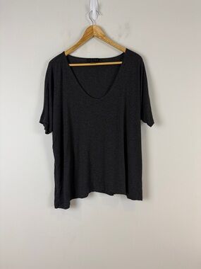 Hatch Dark Grey Relaxed V-Neck Short Sleeve Tee